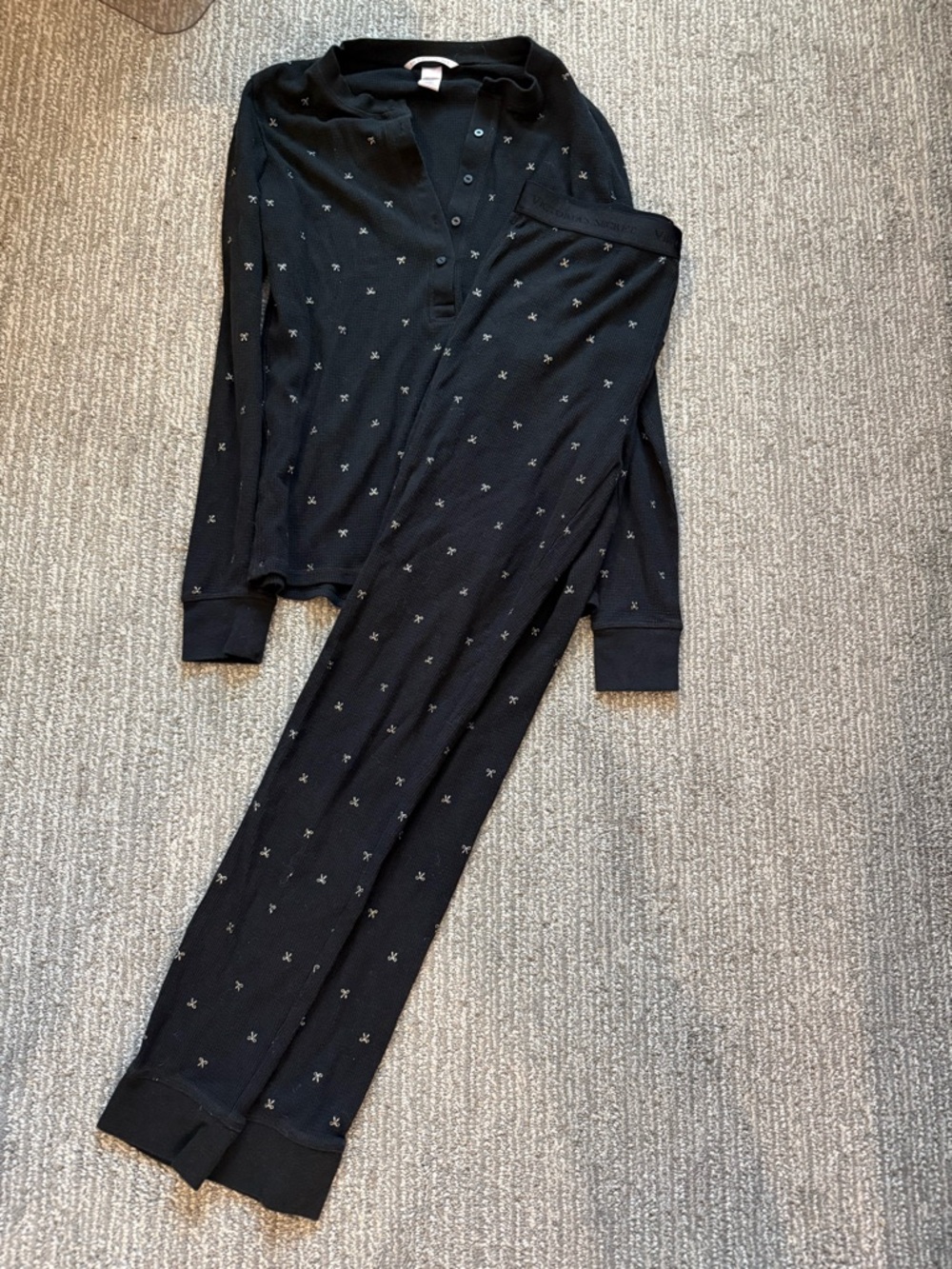 Victoria’s Secret Pajama Set Black Bow Print Thermal Henley Top Pants M Waffle